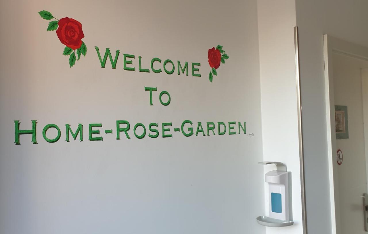 Home-Rose-Garden-Gaestehaus Kontaktloser Zugang Düsseldorf Eksteriør bilde